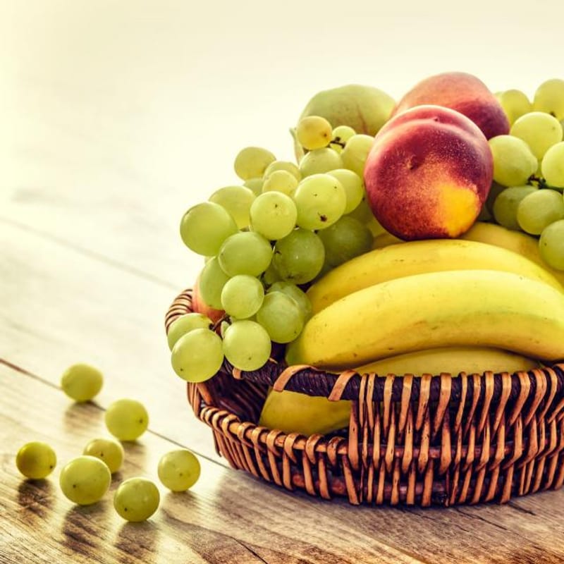 Deluxe Fruit Gift Basket
